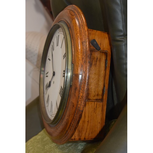 290 - LARGE ROUND OAK WALL CLOCK BEZEL MISSING