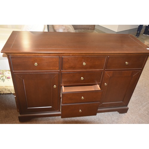 298A - MAHOGANY SIDEBOARD 3 DRAWERS OVER 2 DOORS & 3 DRAWERS (VERY GOOD CONDITION)