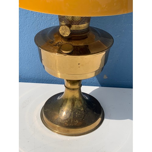 91 - BRASS OIL LAMP COMPLETE BUTTERSCOTH SHADE