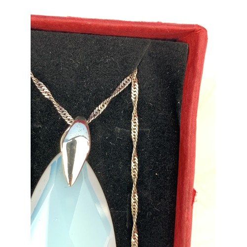 262 - FANCY TWIST SILVER CHAIN WITH OPALINE & SILVER PENDANT