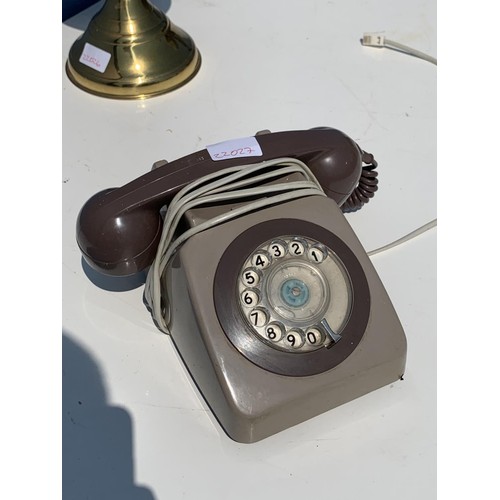 277 - RETRO TELEPHONE