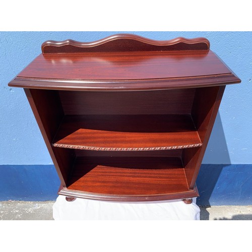 309 - SMALL MAHOGANY BOOKSHELVES