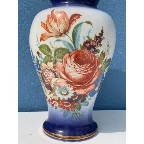 355 - ITALIAN URN & LID 17 INCHES TALL