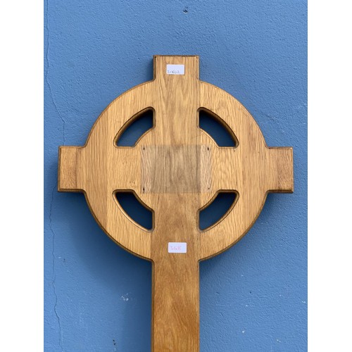 368 - SOLID OAK CELTIC CROSS 52