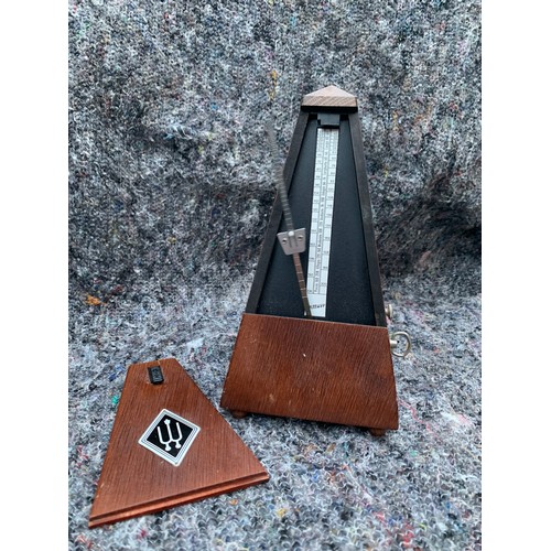 357 - LARGE VINTAGE METRONOME IN PERFECT WORKING ORDER