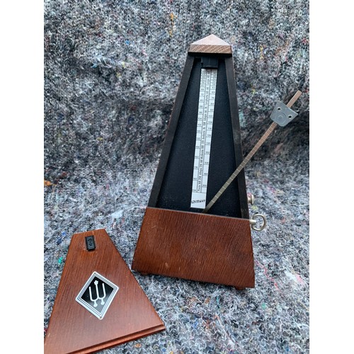 357 - LARGE VINTAGE METRONOME IN PERFECT WORKING ORDER