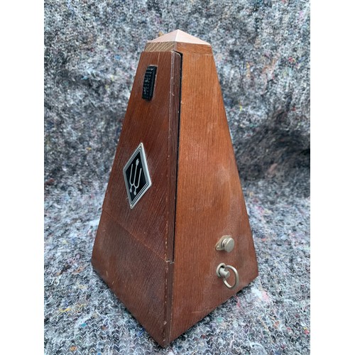 357 - LARGE VINTAGE METRONOME IN PERFECT WORKING ORDER