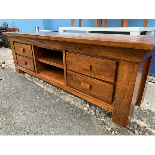 6 - PAIR OF STAINED BEDSIDE & HEAVY DESIGNER STYLE T.V UNIT