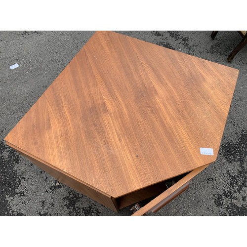 119 - TEAK CORNER UNIT