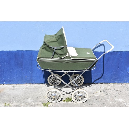 170 - DOLLS PRAM