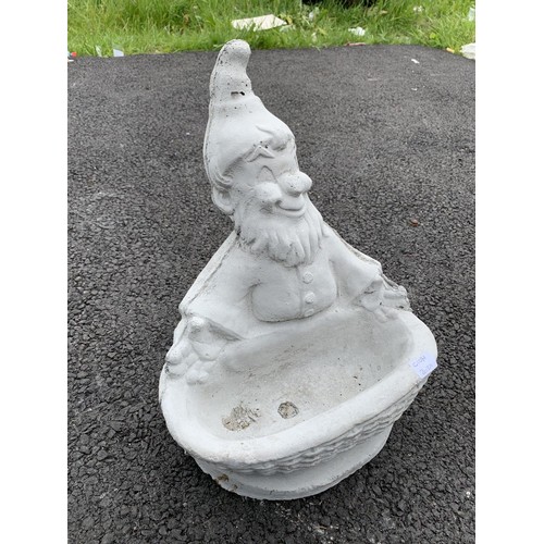 171 - A GARDEN GNOME