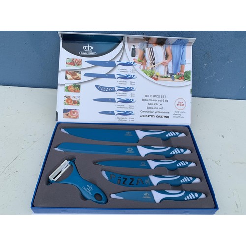 85 - 6 PIECE KNIFE SET