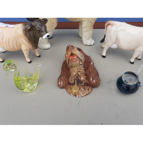 2 - AN ASSORTED 6 PIECE LOT OF ANIMAL FIGURES INCLUDING A BOSSON HEAD