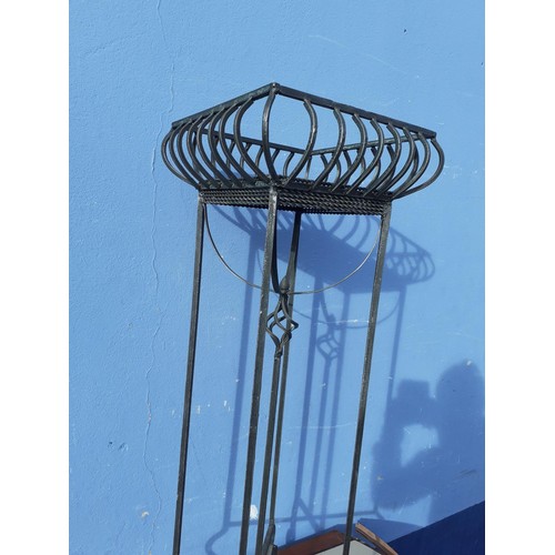 16 - A CAST IRON PLANT STAND 43