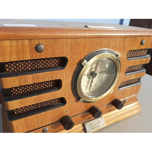 39 - A LIMITED EDITION OAK CASED REPRODUCTION RADIO