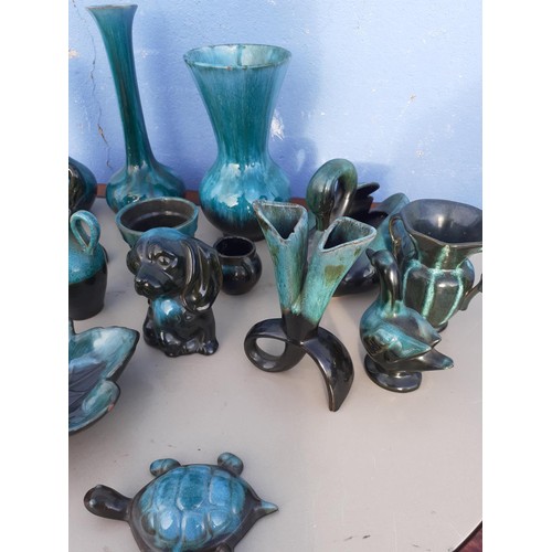 41 - A COLLECTION OF BLUE MOUNTAIN POTTERY