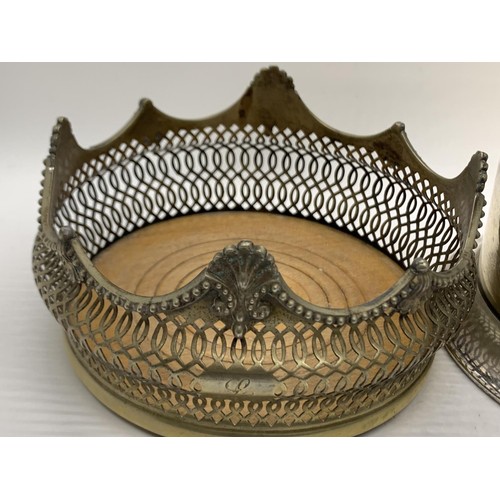 60 - 2 EP WINE BOTTLE HOLDERS