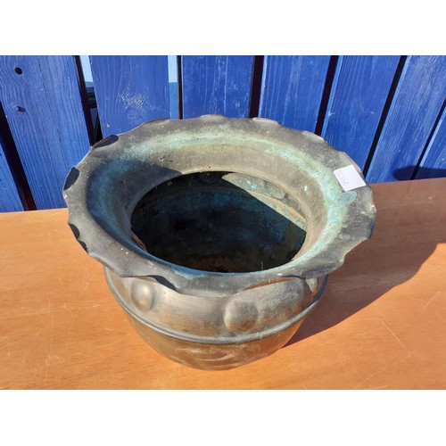 132 - A COPPER JARDINERE