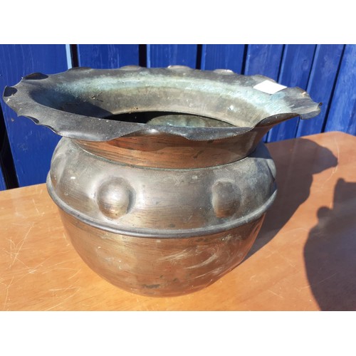 132 - A COPPER JARDINERE