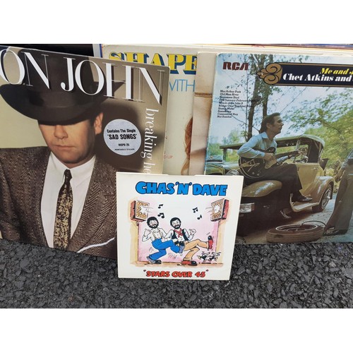 177 - A BOX OF MIXED LPs AND SINGLES