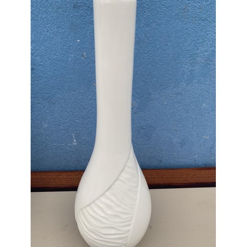 147 - NEWBRIDGE DISH & 2 BELLEEK LIVING VASES