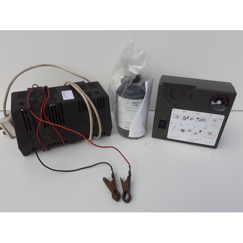 824 - BATTERY CHARGER & TYRE EMERGENCY KIT