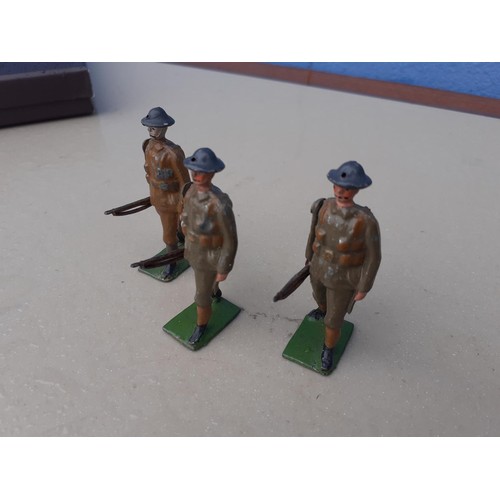 220 - 3 HANDPAINTED WW1 SOLDIERS *