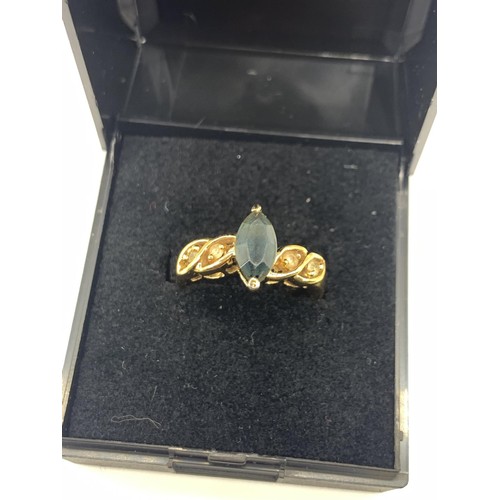 270 - A BEAUTIFUL 14k GOLD SAPPHIRE AND DIAMOND RING 2.5grms