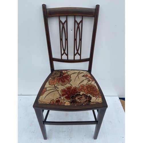 61 - AN EDWARDIAN INLAID INLAID SIDECHAIR ON TAPERING LEG