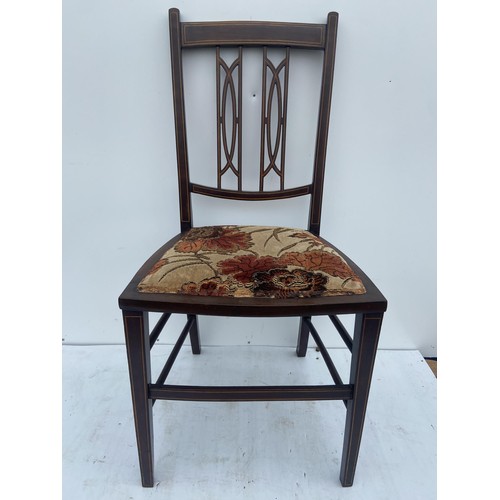 61 - AN EDWARDIAN INLAID INLAID SIDECHAIR ON TAPERING LEG