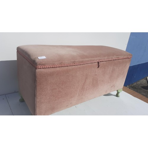 100 - PINK CLOTH OTTOMAN