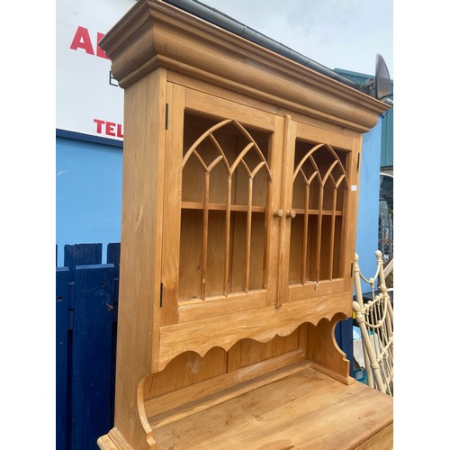 123 - AN ASTRAGAL GLAZED TOP 2 DRAWER DRESSER (NO GLASS) OVER DRAWER AND 2 BLIND DOORS