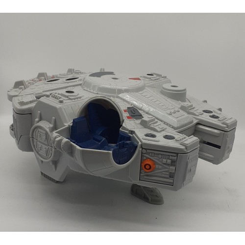 168 - A MILLENIUM FALCON MODEL