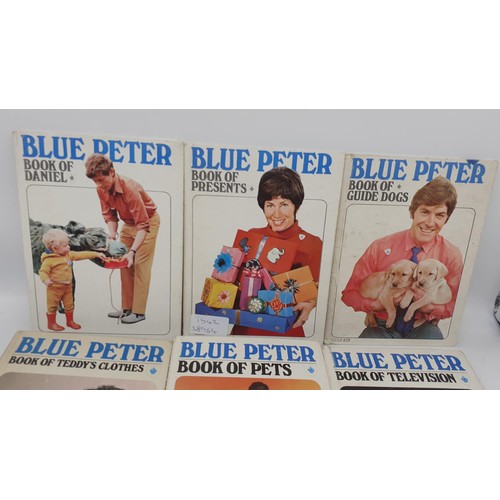 167 - A QUANTITY OF VINTAGE BLUE PETER BOOKS