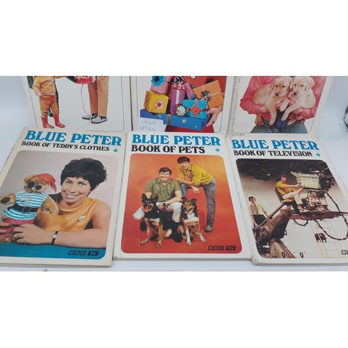 167 - A QUANTITY OF VINTAGE BLUE PETER BOOKS