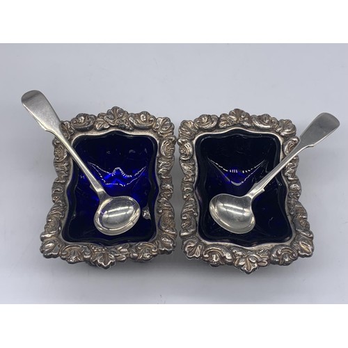 291 - AN ASSORTMENT OF SILVER PLATE SALTS/LINERS/SPOONS