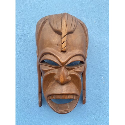 307 - HEAVY WOODEN CARVED FACE MASK 14 x 8