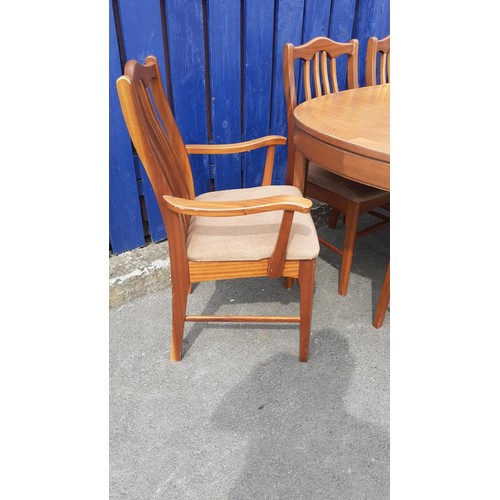 365 - EXTENDING RETRO DINING TABLE COMPLETE WITH 6 RETRO CHAIRS