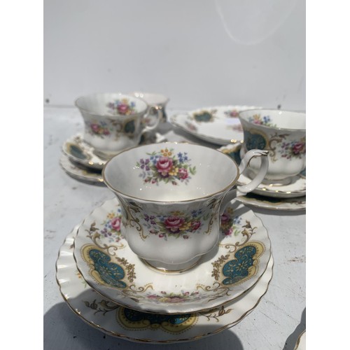 371 - A 2O PIECE BERKLEY TEA SERVICE BY ROYAL ALBERT