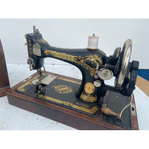 422 - A SINGER SEWING MACHINE