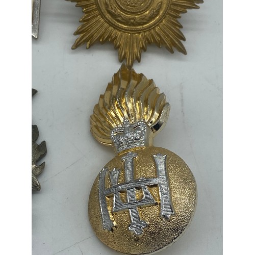 622 - 4 ARMY CAP BADGE