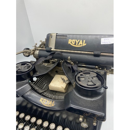 451 - UNUSUAL ANTIQUE ROYAL TYPEWRITER WITH BEV GLASS PANEL