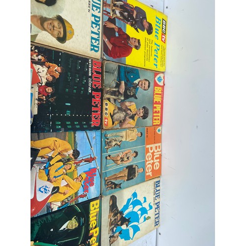 454 - QTY OF VINTAGE BLUE PETER ANNUALS NUMBERS 1-18