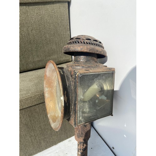 462 - OLD TRAP LAMP