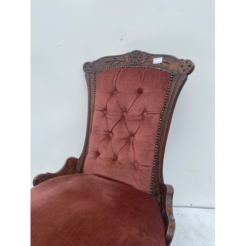 472 - A WALNUT FRAMED DEEP BUTTONED VICTORIAN CHAIR