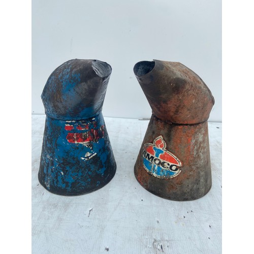 539 - 2 OLD OIL CAN/POURERS