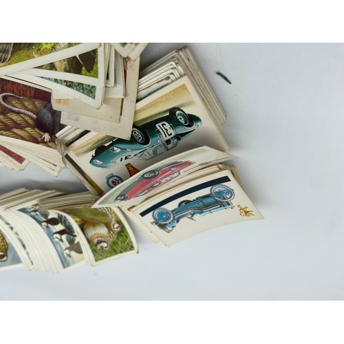 427 - QTY OF CIGARETTE CARDS