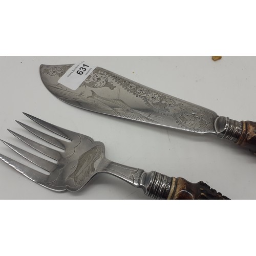 631 - HORN HANDLED AND SILVER COLLARED FISH SERVERS