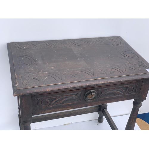 532 - CARVED ANTIQUE OAK SINGLE DRAWERED SIDE TABLE