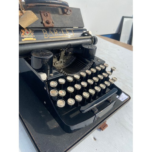 546 - A VINTAGE BAR-LET TYPEWRITER IN ITS CASE